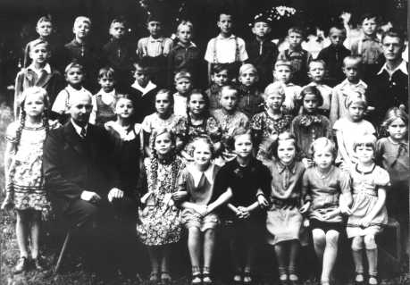  Puschdorf - Schulbild 1939, untere Klassen 1-4 